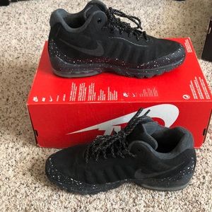 Women’s Nike Air Max Invigor